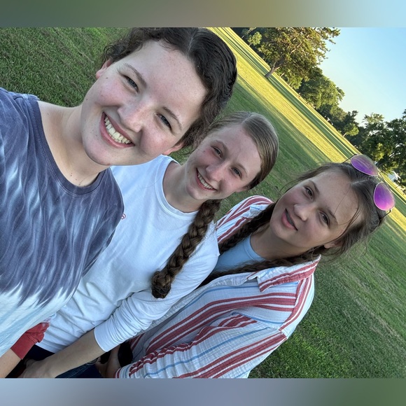 Meet your Posher, Faith - Picture 3 of 16